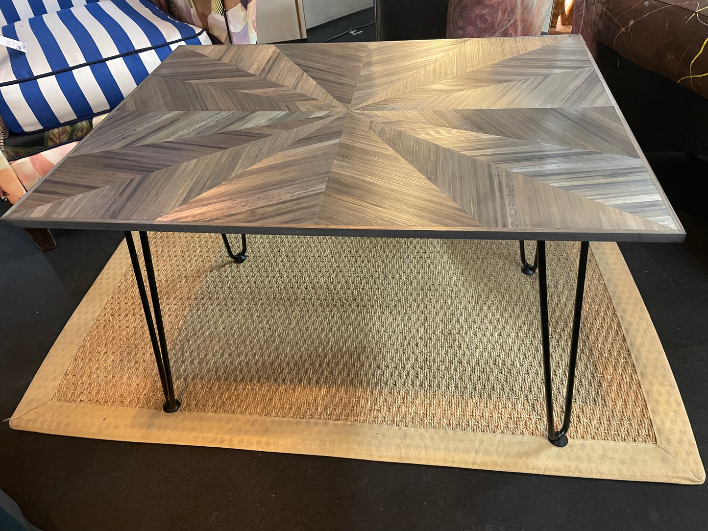Table basse éclat graphique