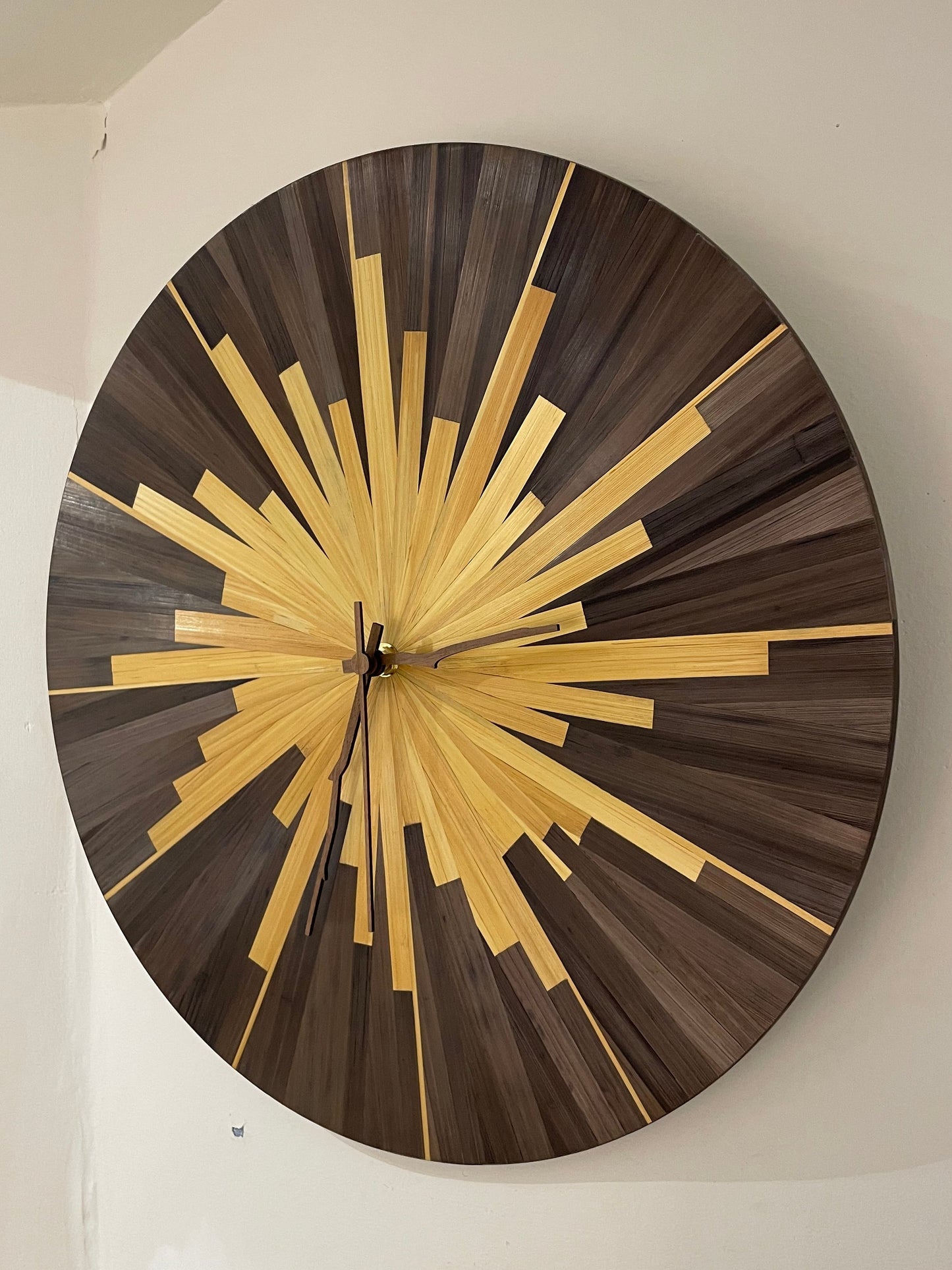 Horloge murale éclat solaire