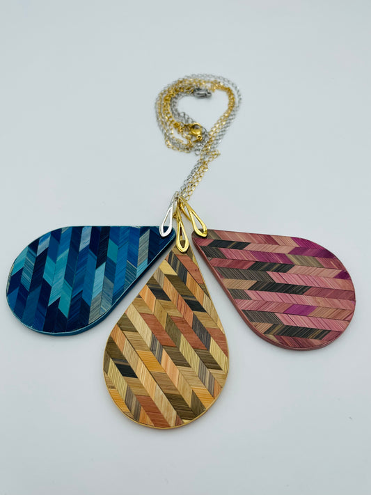 Collier-Pendentif goutte d’eau chevron