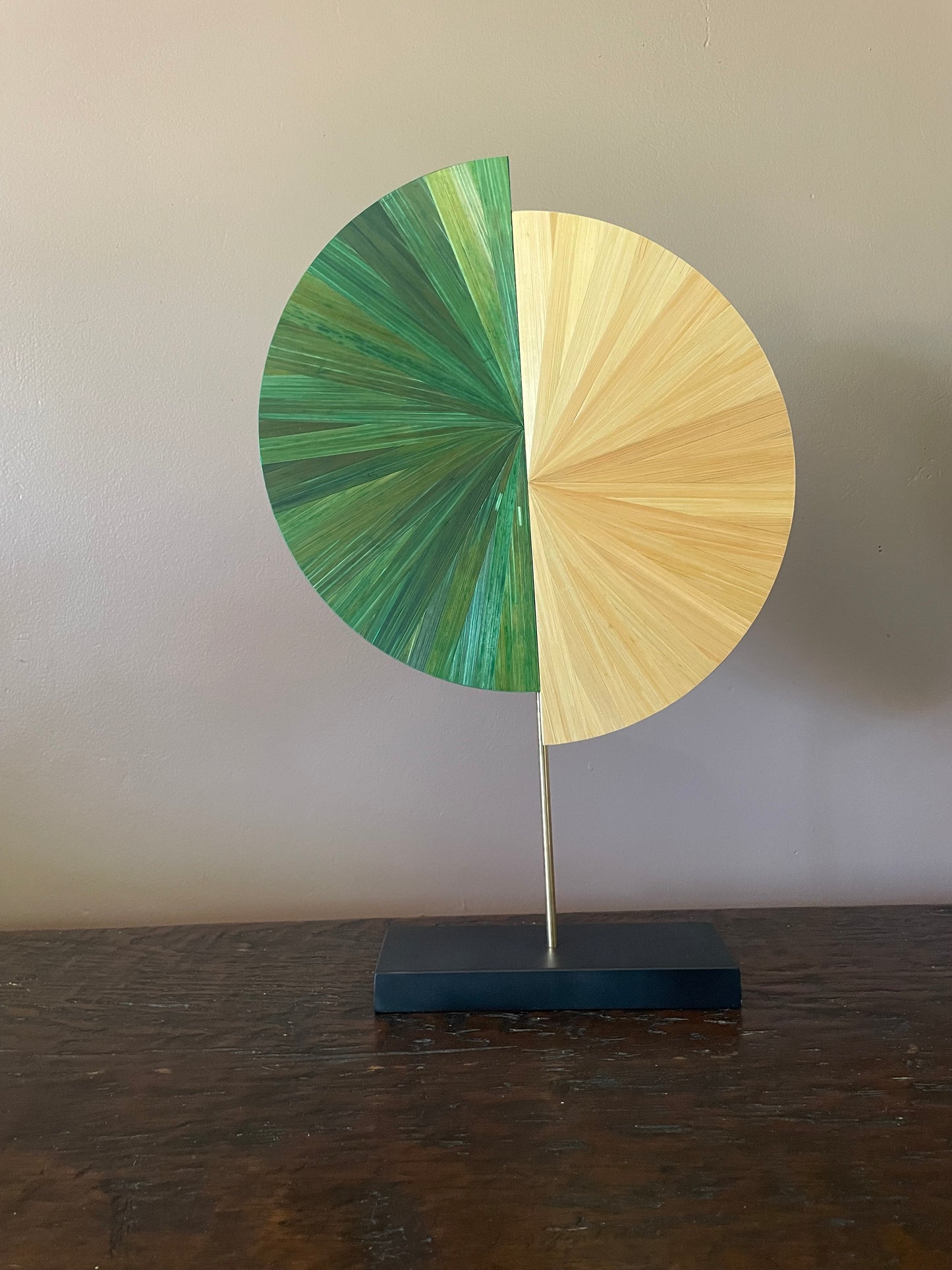 HALO 30 – Sculpture contemporaine en marqueterie de paille –