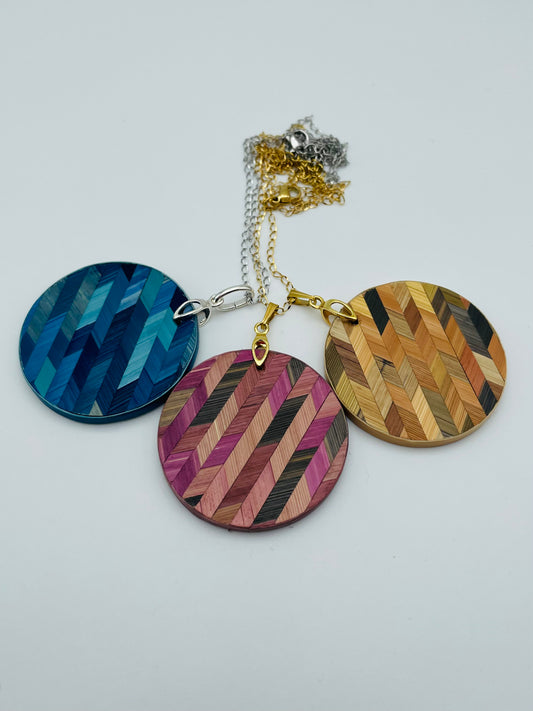 Pendentif rond chevron